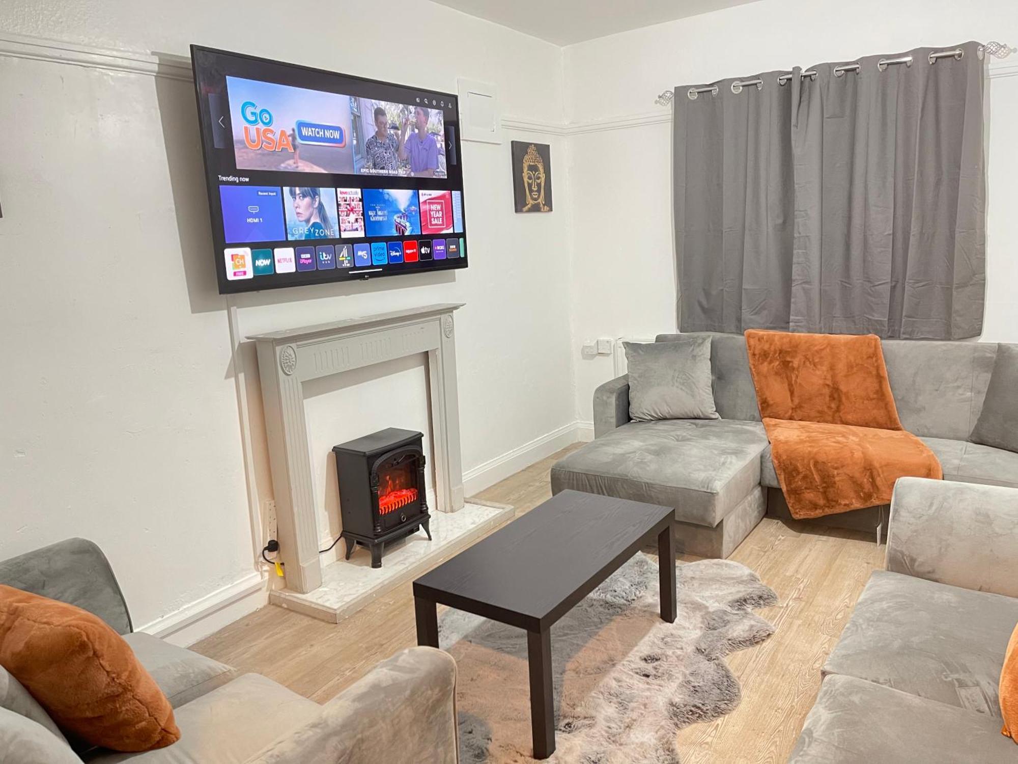 Hometel Digs Hidden Gem Large Comfy Home Can Sleep 15 Braunstone Town Exterior foto