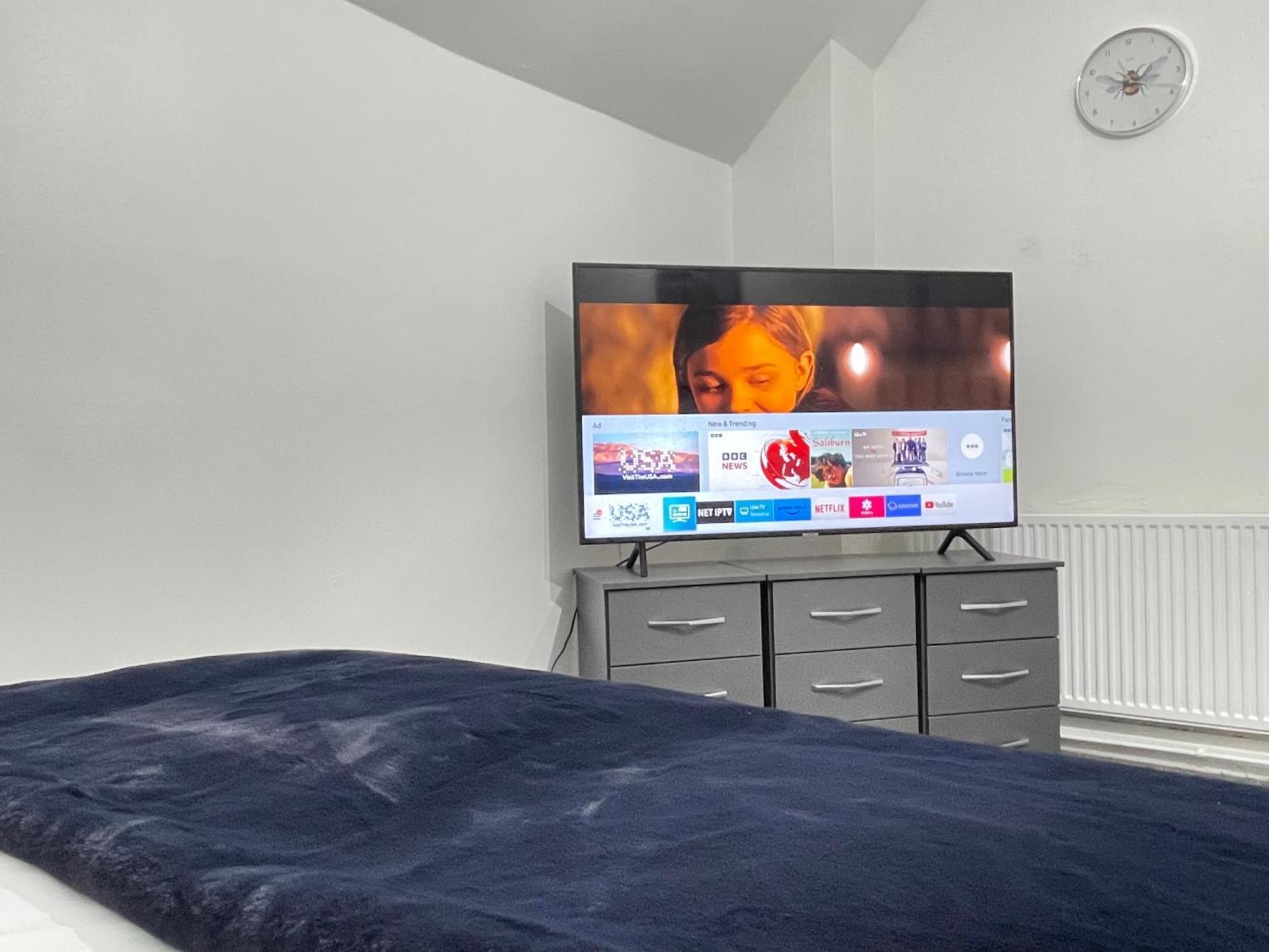 Hometel Digs Hidden Gem Large Comfy Home Can Sleep 15 Braunstone Town Exterior foto